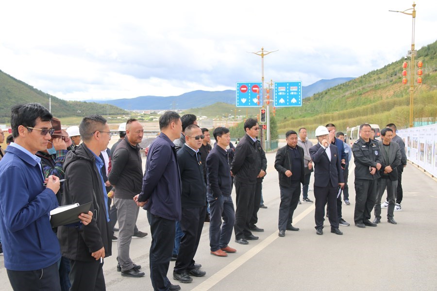 香格里拉市市委、市政一行到迪慶藏東旺池卡綜合產(chǎn)業(yè)園調(diào)研-云南能投居正產(chǎn)業(yè)投資有限公司